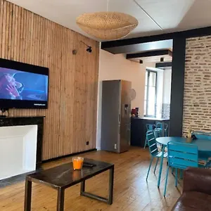 appartement-atypique-cahors.midi-pyreneeshotels.com/