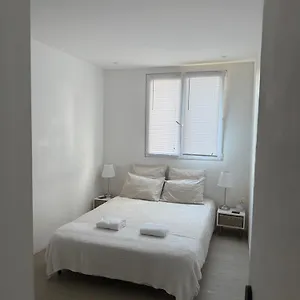 Location De Privee Dans Securisee Privee,parking Gratuit , 1 Minute Du Tramway, A 9 Minute Du Centre Ville, Accessible A Plusieurs Transports Nice