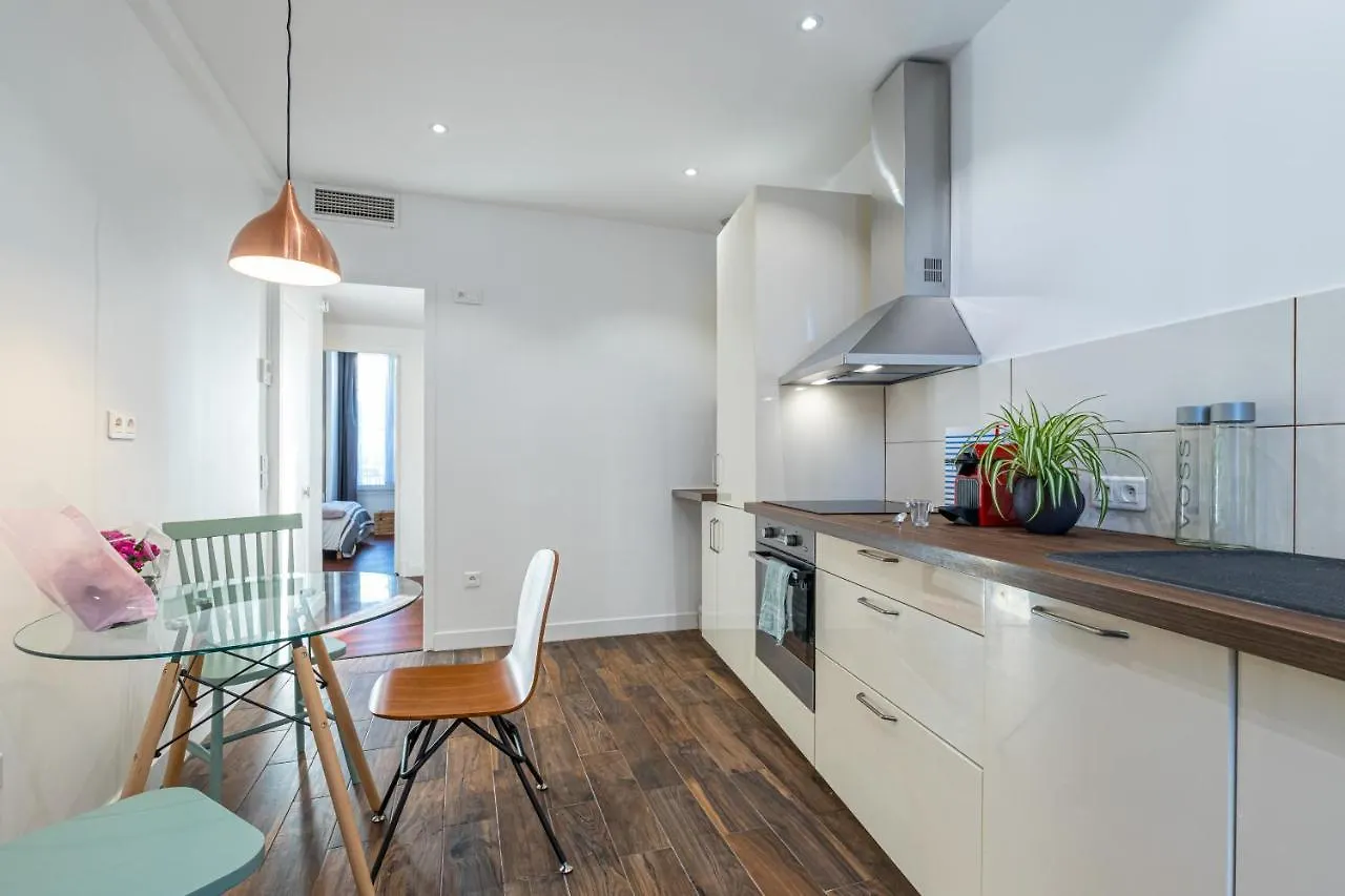 Le 323 Prom - 2 Chambres - Ac - Parking - Tram Et Supermarche Proches - Front De Mer Nice 0*,